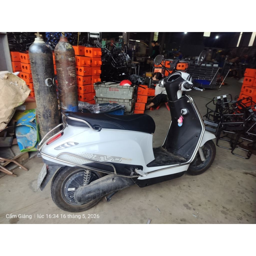 khung,quây inox bảo vệ xe điện Vinfast EVO Grand ( hàng loại 1 )
