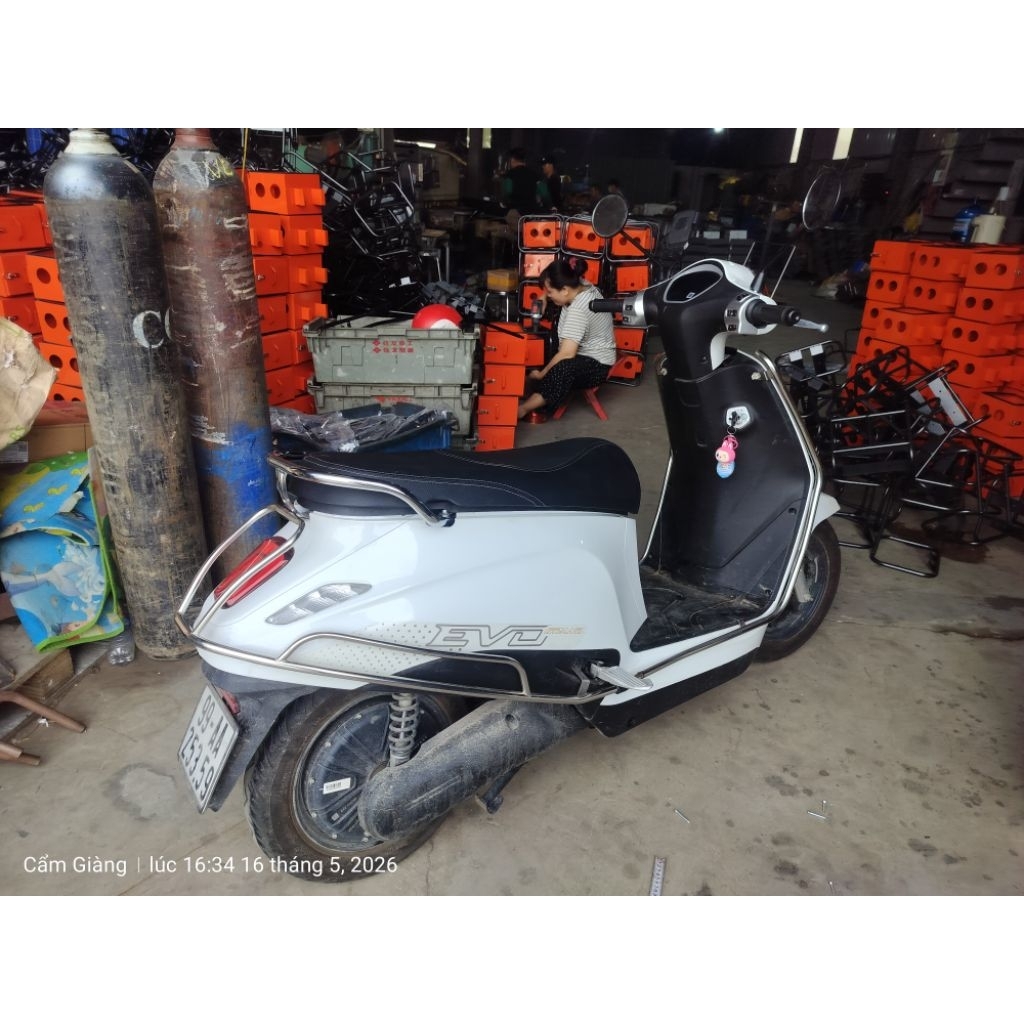 khung,quây inox bảo vệ xe điện Vinfast EVO Grand ( hàng loại 1 )