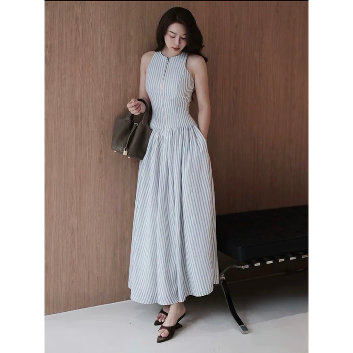 Đầm Maxi Sọc Xanh Khoá Zip Cổ Yếm, Váy Nữ Dài Thanh Lịch - Váy nữ đi chơi, đi tiệc, du lịch