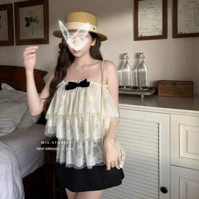 “Mila Top” Áo trễ vai ren hoa nhiều tầng phối nơ tiểu thư , Áo hở vai bèo tầng phong cách tiểu thư Hàn Quốc dễ mix đồ