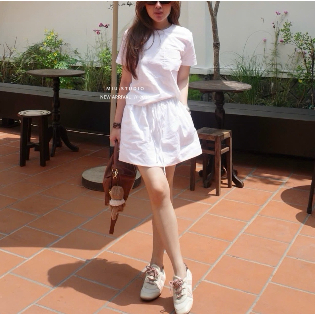 MIU.STUDIO • Set áo tay ngắn có túi đính cúc lưng kèm chân váy chữ A style basic trẻ trung,Set đồ nữ năng động thoải mái