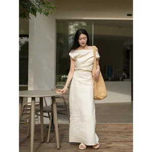 𝗧𝗵𝗲𝗿 -Đầm Linen lệch vai