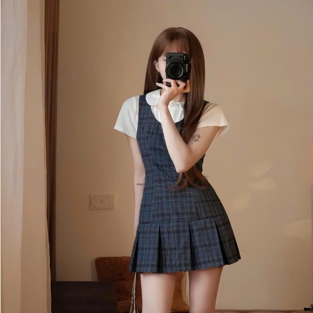 Set Váy Yếm Kẻ Caro Xếp Ly Dáng Ngắn Mix Áo Thun Cổ Sen StyleTiểu Thư Dễ Thương Đi Chơi Xinh Xắn Joolate set21372