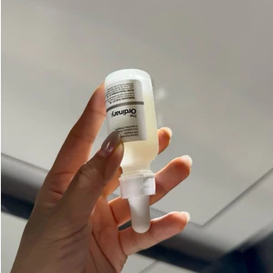 The Ordinary Hyaluronic Acid 2% + B5 30ml cung cấp độ ẩm ngay lập tức, phục hồi da hư tổn nhẹ và giảm tình trạng da bong