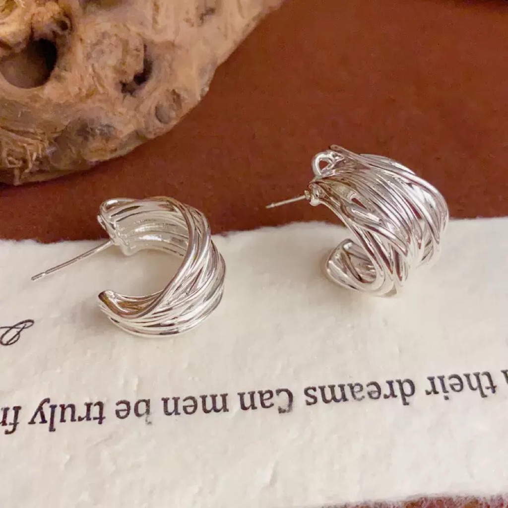 Khuyên tai nữ chuôi bạc 925 De Merci bông tai đan chồng nhau phủ bóng phụ kiện trang sức nữ cá tính BT
