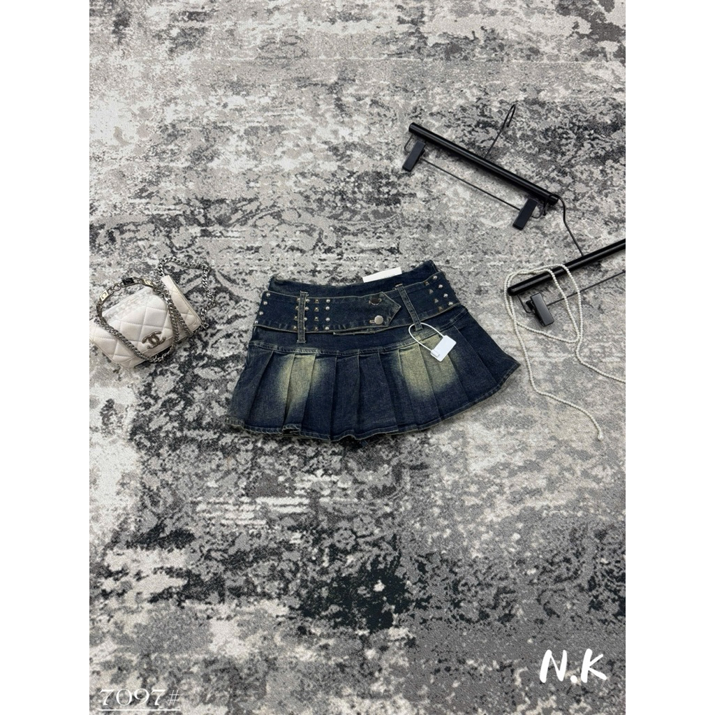 📍Chân váy Jeans xếp li co dãn kèm đai bản to tán đinh hottrend QC loại 1 ‼️