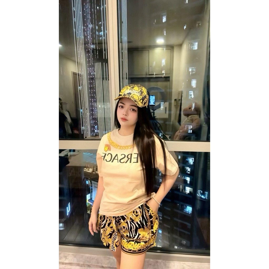 set áo thun & quần leggings hoạ tiết vàng versace