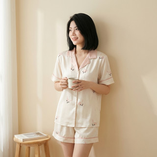 Bộ Đồ Ngủ Nữ Lụa Cước Ánh Kim Xanh Băng Họa Tiết Bướm Tay Ngắn Quần Short Pijama Cao Cấp