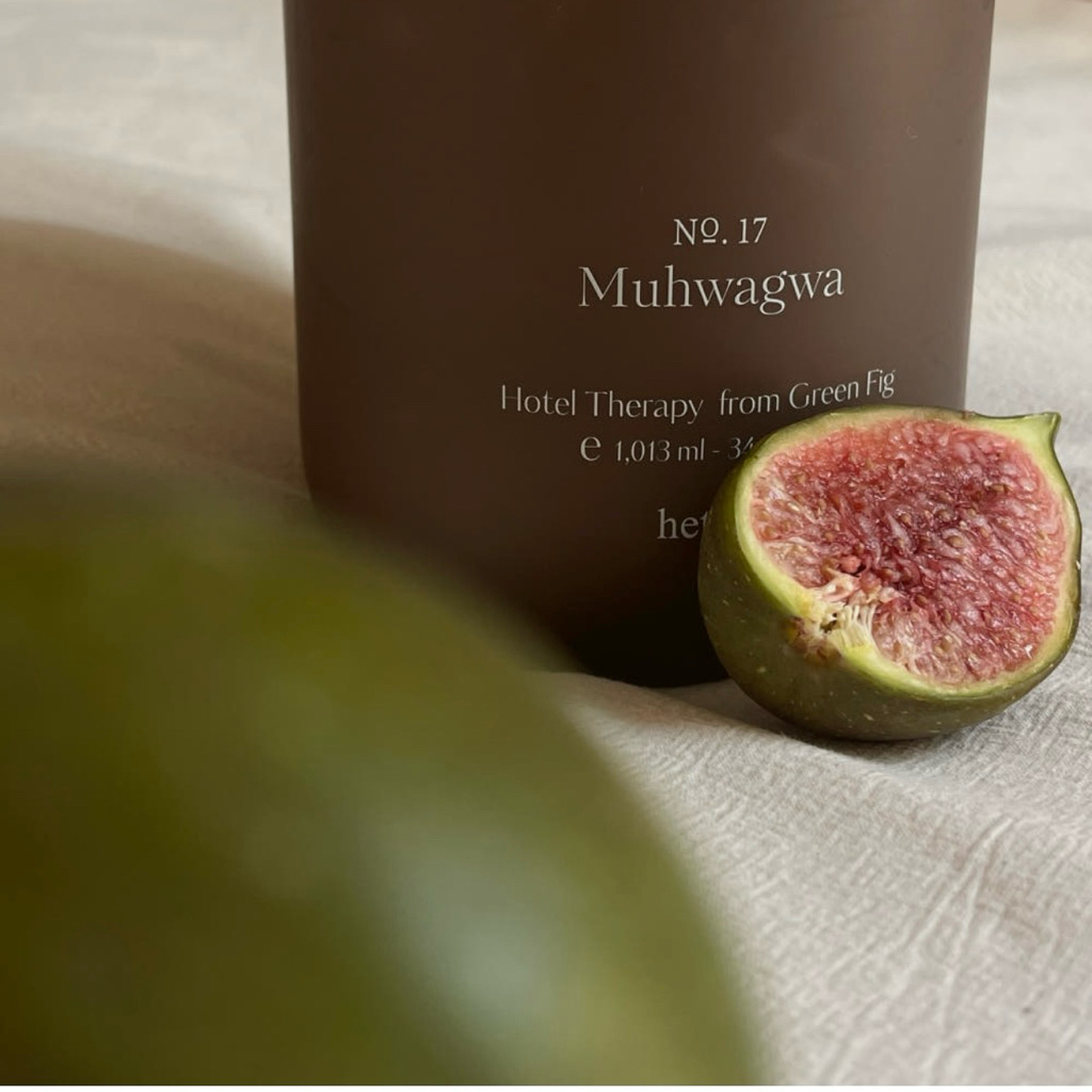 Sữa Tắm Hương Nước Hoa HETRAS Hotel Therapy Perfume Body Wash Hotel Wood 1.013L – Dưỡng Ẩm, Hương Thơm Sang Trọng