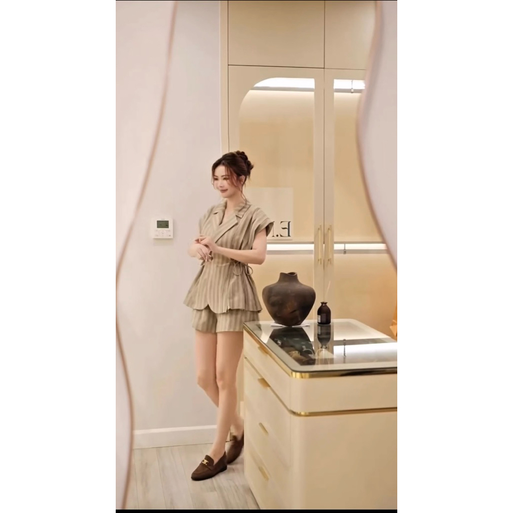 Set Bộ Áo Vest Sọc Tay Cộc Quần Short Nữ Thanh Lịch Phong Cách Hàn Quốc,  Set blazer kẻ New 2026
