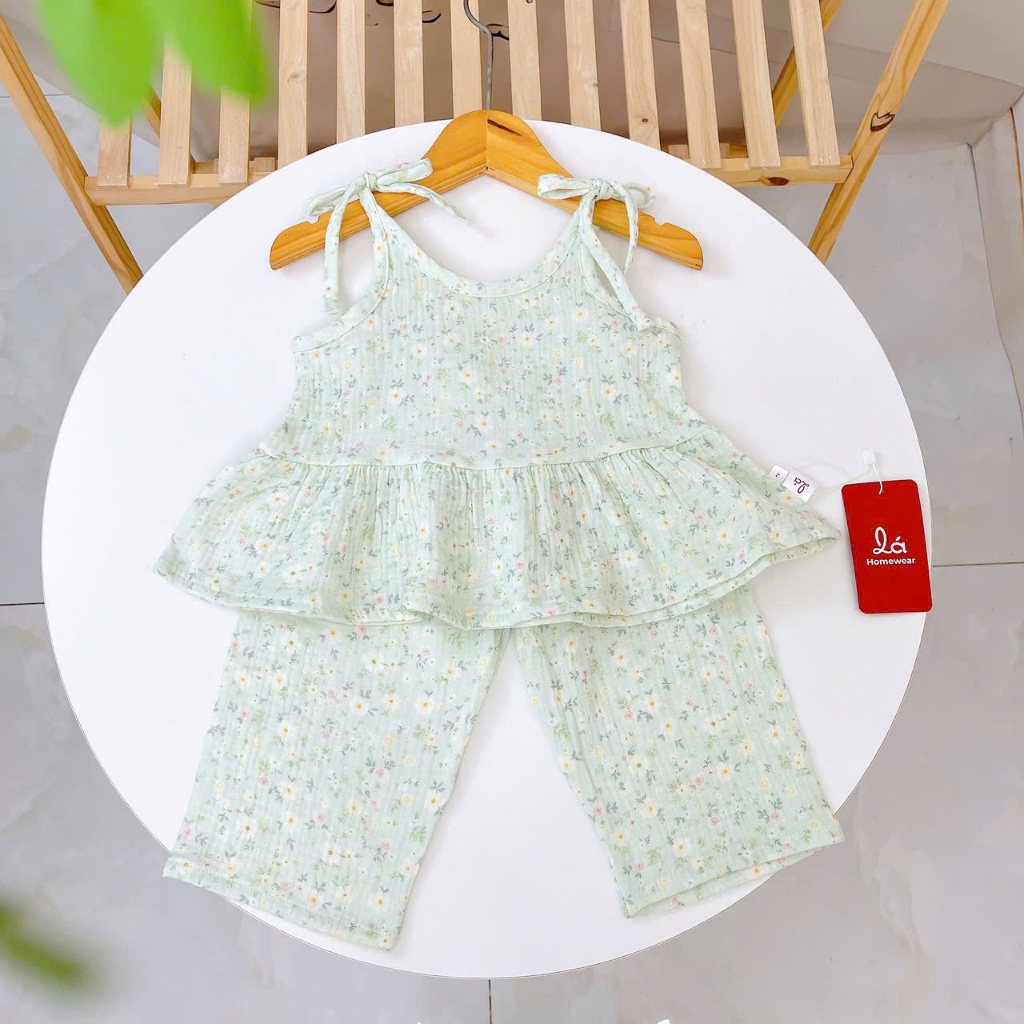 Bộ hai dây quần lửng bé gái xô muslin Lá Homewear XM01, bộ đồ hè bé gái mát nhẹ dễ thương