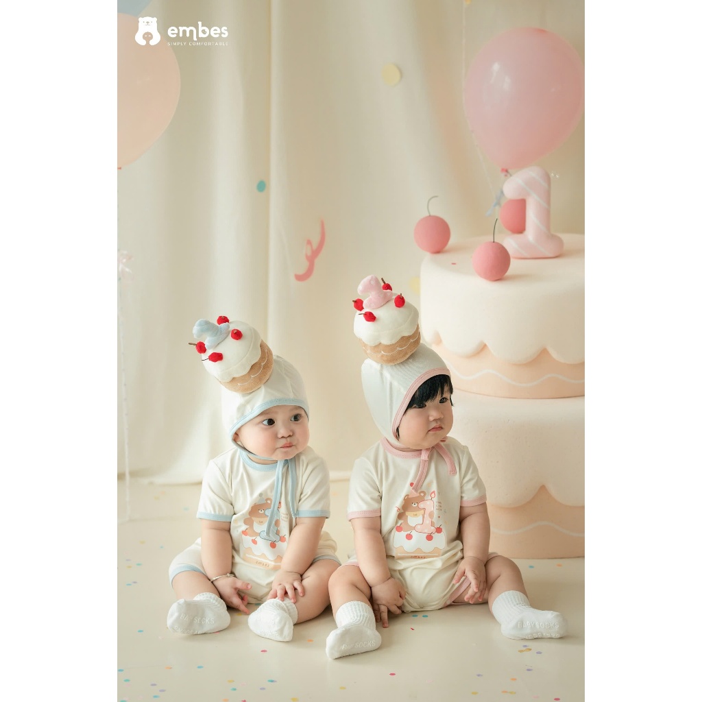 𝐁𝑨𝐁𝐘 𝐅𝐈𝐑𝐒𝐓 𝐁-𝐃𝐀𝐘 | Body Cộc Tay In Hình "embes 1st B-Day" Kèm Mũ Gắn Bánh Sinh Nhật Cho Bé 1 Tuổi