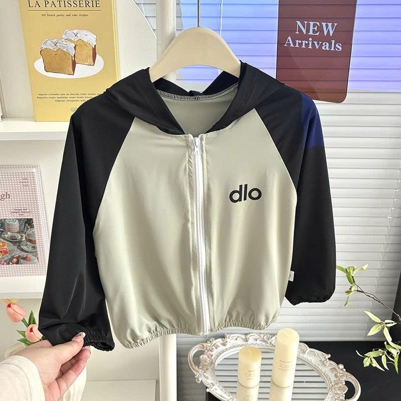 (Hàng QCCC) ÁO chống nắng kéo khoá dài tay QC có mũ  hoạ tiết dlo , áo chất lụa băng UPF50 + mềm mịn  cho bé đi chơi, đi