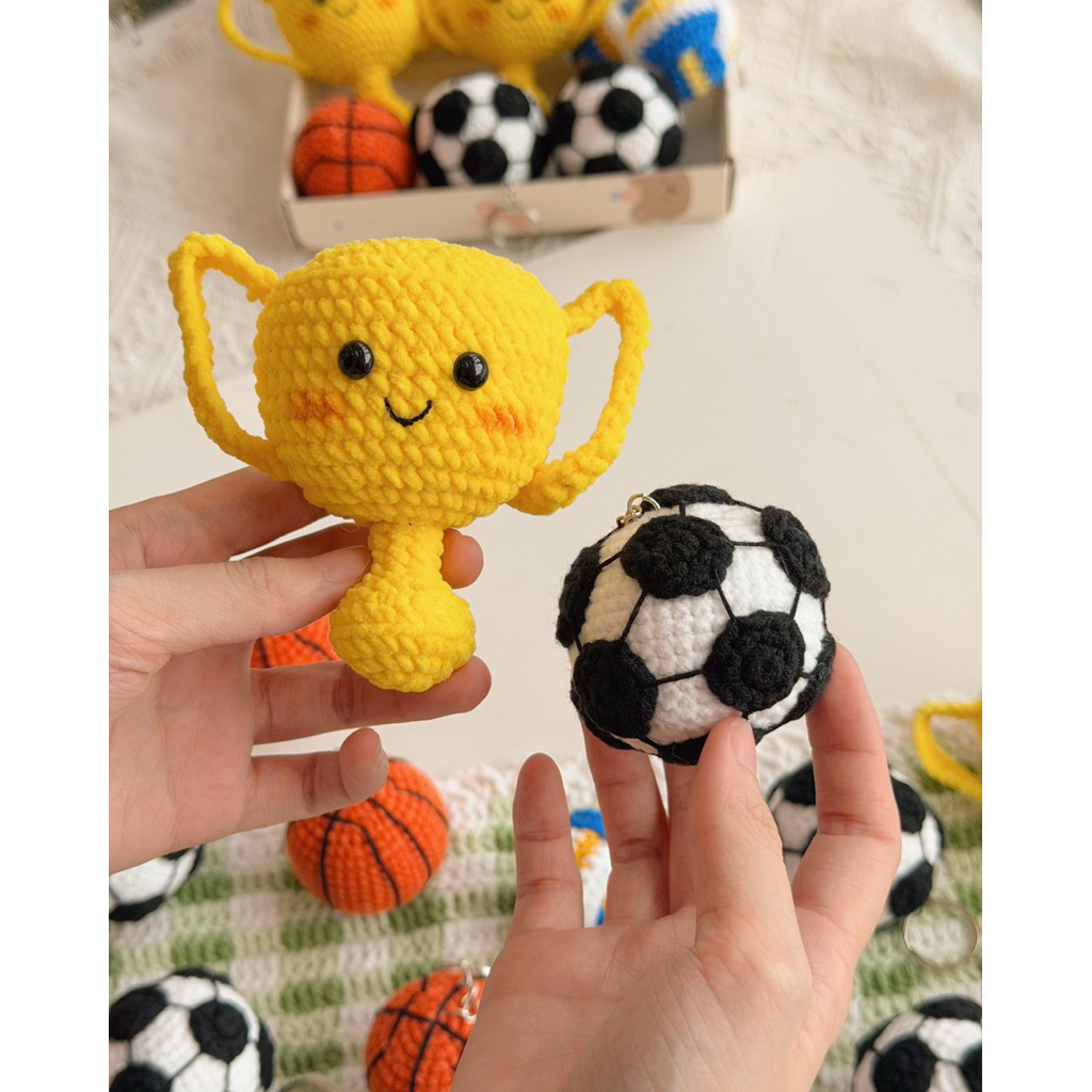 Móc Khoá Len Thể Thao Tổng Hợp Bóng Đá Bầu Dục Bóng Rổ Bóng Chuyền Cúp Worldcup Football Dễ Thương Handmade