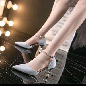 Bigsize 35-41 Giầy Sục mũi nhọn hậu bít trang trí lắc xích ánh kim chất da kim tuyến sóng gót cao 5-9p mã B25