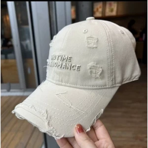 Mũ Lưỡi Trai Mài Rách Thêu Chữ Nổi, Nón Kết Hiphop Form Cứng Dày Dặn, Trẻ Trung Unisex Phong Cách GenZ