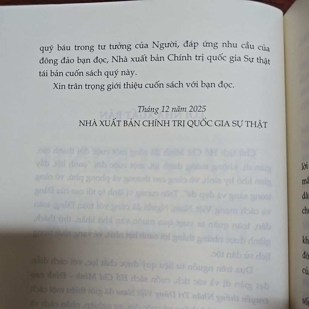 Sách - Hồ Chí Minh đỉnh cao truyền thông nhân trí dũng Việt Nam