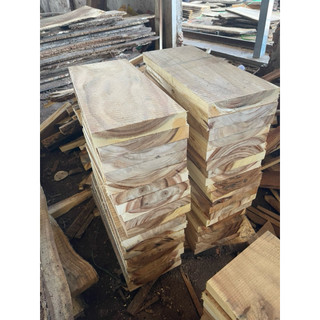 Gỗ me tây: 60 x 60 x 3.4cm (Sơn 1 mặt)