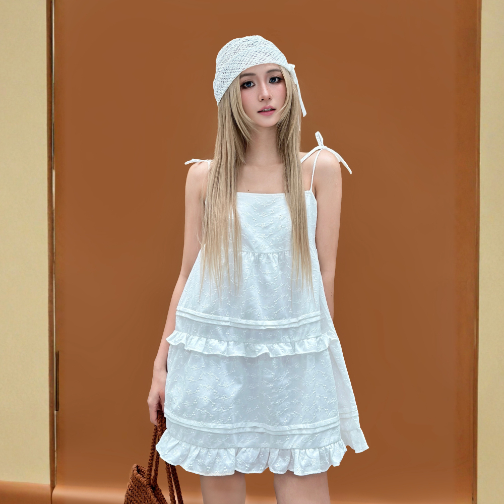 Đầm ngắn babydoll hai dây Shara Miều Est.2013 chất vải ren xô hoa thêu