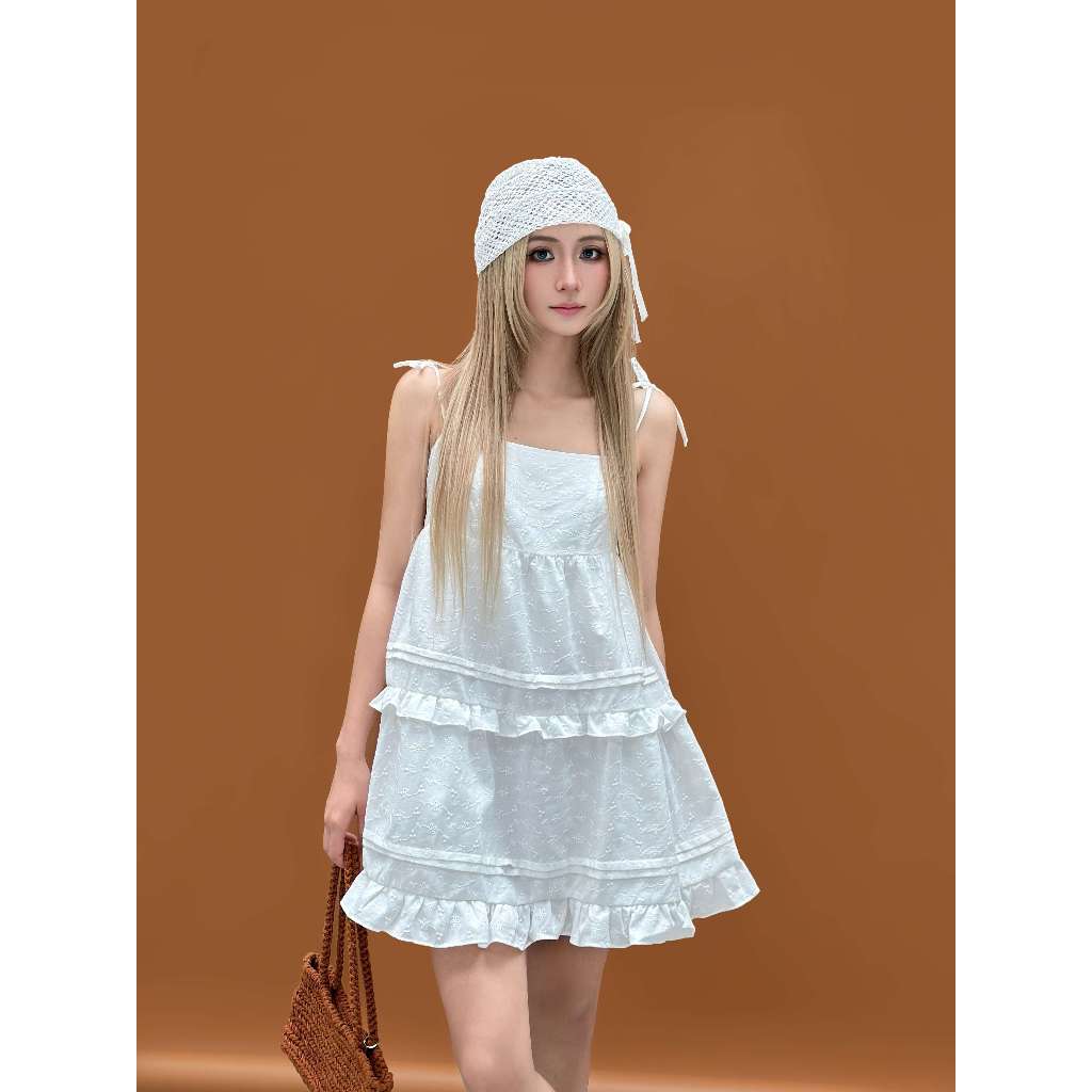 Đầm ngắn babydoll hai dây Shara Miều Est.2013 chất vải ren xô hoa thêu