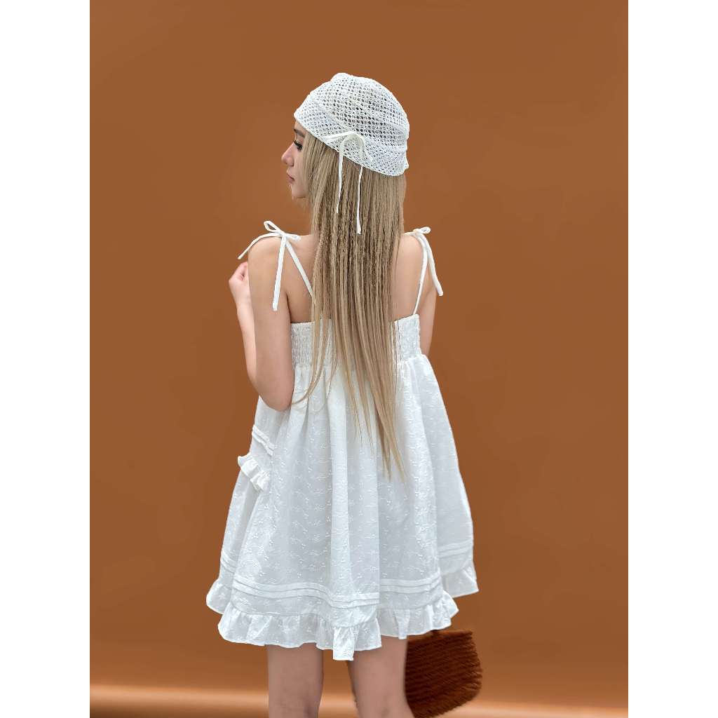 Đầm ngắn babydoll hai dây Shara Miều Est.2013 chất vải ren xô hoa thêu