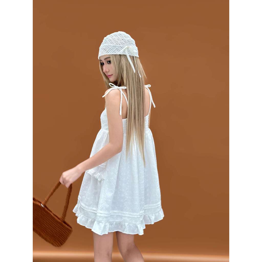 Đầm ngắn babydoll hai dây Shara Miều Est.2013 chất vải ren xô hoa thêu