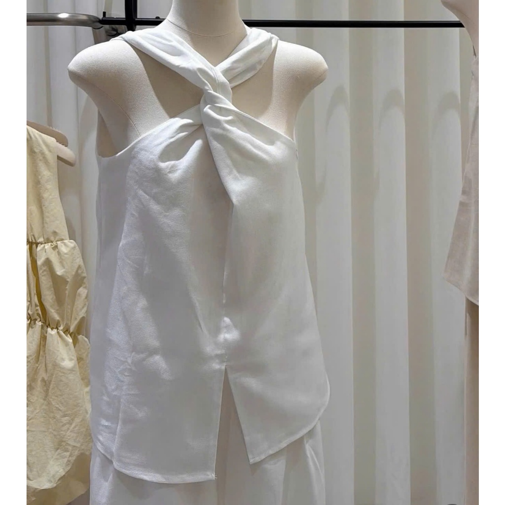 𝗟𝘂𝗻𝗮 𝗟𝗶𝗻𝗲𝗻- Áo Linen cổ yếm