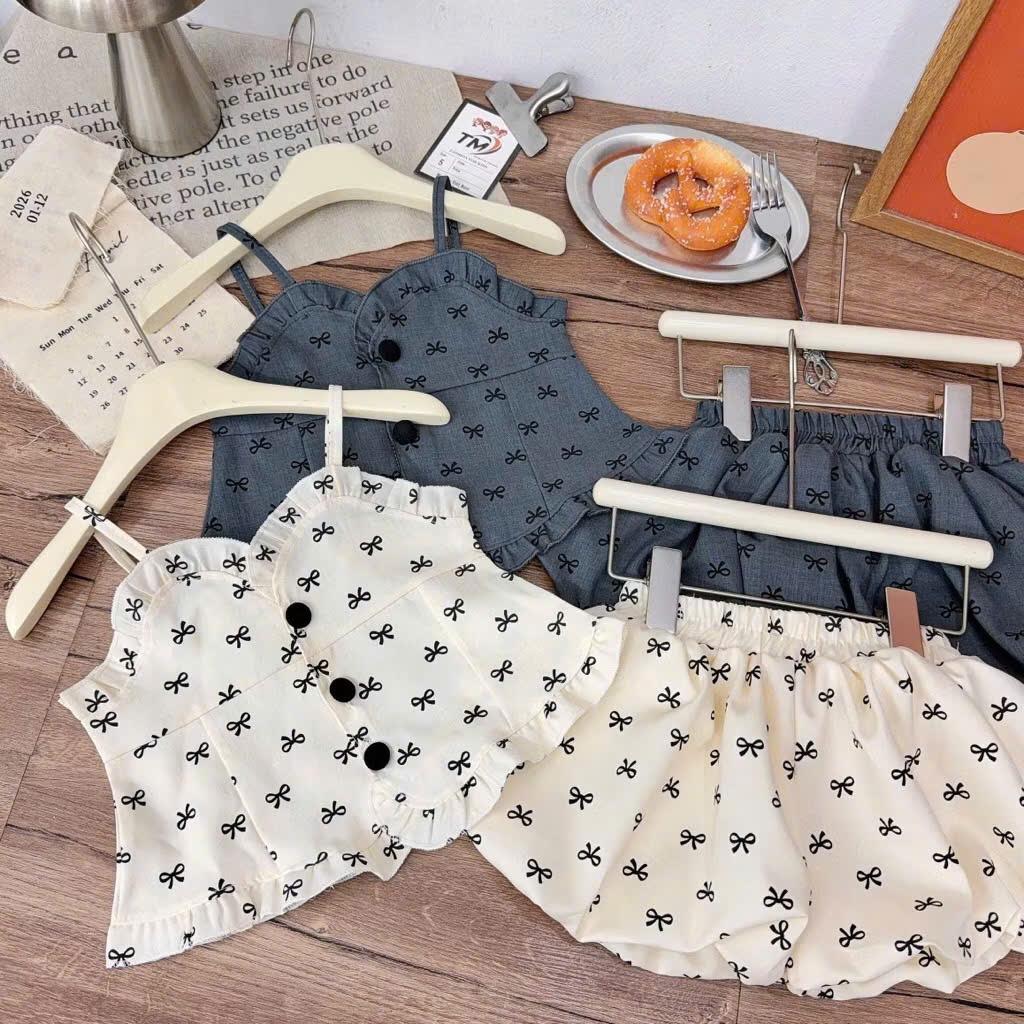 (Bon Kids) A985 Set Bộ Cho Bé Gái Áo 2 Dây , Quần Bí Phồng Hoạt Tiết Nơ 6-18kg