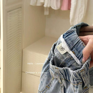Quần short jeans cạp chun co giãn phối ren thêu trái tim hồng cho bé gái