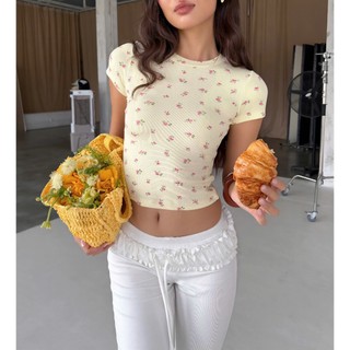 Áo thun baby tee EAGER hoạ tiết hoa nhí SILAMI TOP