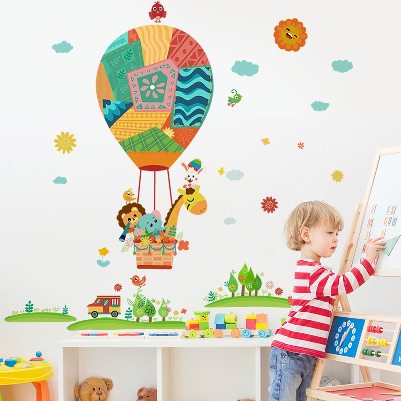 Decal Dán Tường Động Vật Bay Khinh Khí Cầu Nhiều Màu Sắc Có Keo Sẵn 118x125cm - Trang Trí Phòng Ngủ