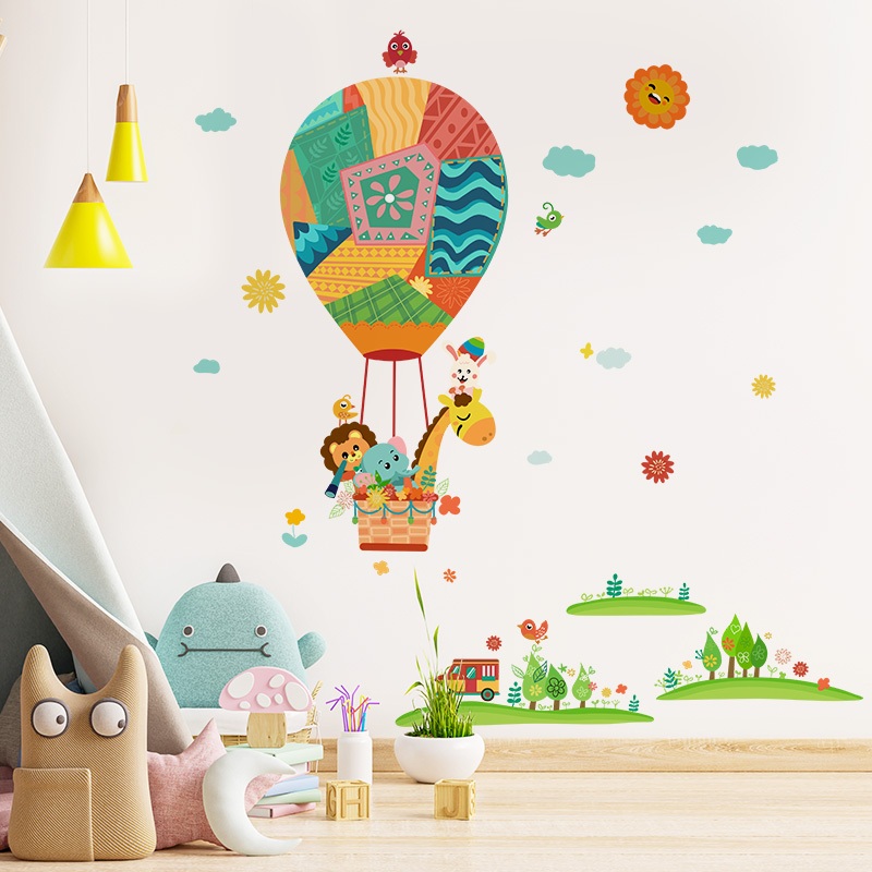 Decal Dán Tường Động Vật Bay Khinh Khí Cầu Nhiều Màu Sắc Có Keo Sẵn 118x125cm - Trang Trí Phòng Ngủ