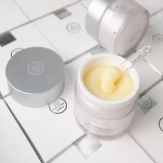 Kem Dưỡng Trắng Da W7 Whitening Cream Tom-Tit-Tot MP1470 - Hỗ Trợ Mờ Thâm Sạm, Nám, Tàn Nhang, Căng Bóng Tự Nhiên