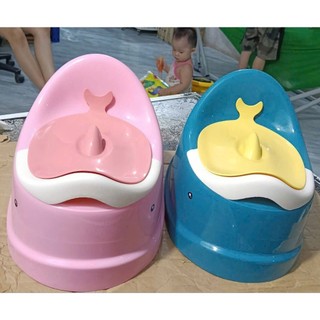 :Bô vệ sinh cho bé hình cá heo có lắp đậy