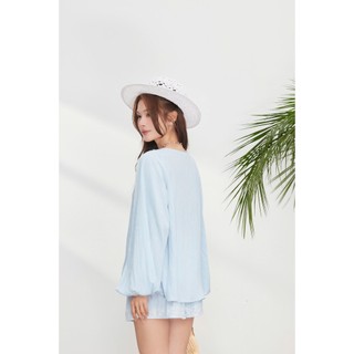 (Bán Lẻ) Set Nữ DERON Áo Tay Dài Cổ V Phối Nút Xà Cừ, Quần Short Basic Lai Ren Mùa Hè GOUT DE JUN