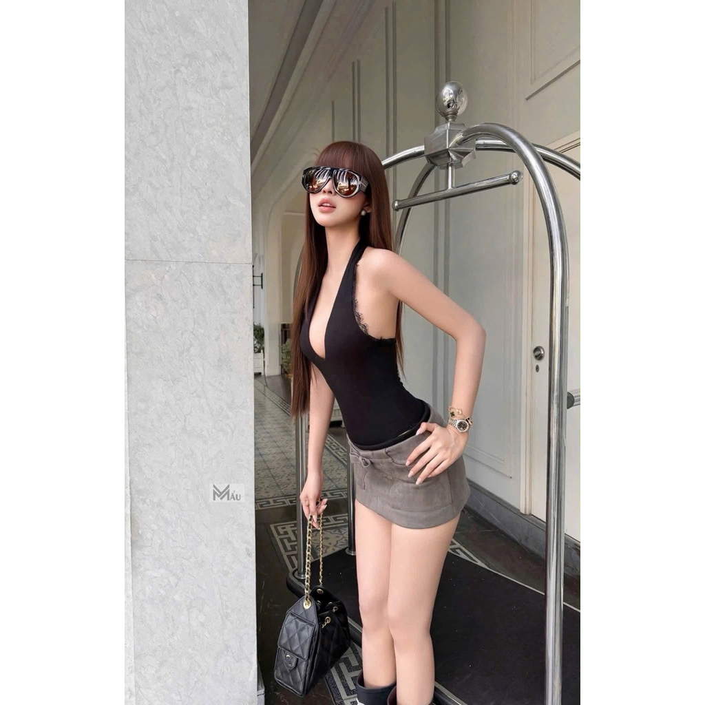 Áo bodysuit cổ yếm phối viền ren