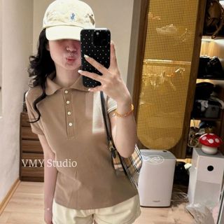 VMY Studio - Áo polo cổ bẻ tay ngắn phối khuy thêu họa tiết xinh xắn trẻ trung, áo thun cổ bẻ thêu hoạ tiết QCCC nữ