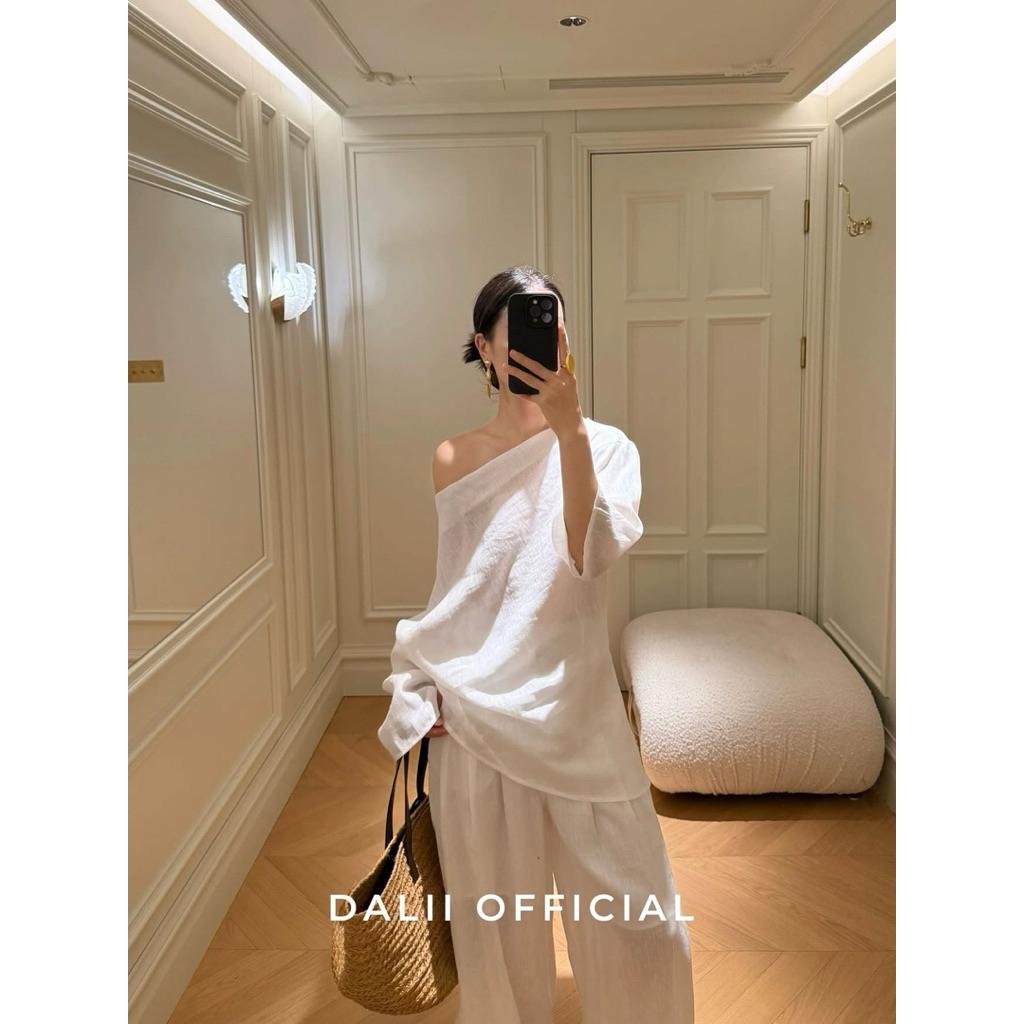 Áo trễ vai linen xước mỏng vạt chéo Onni st