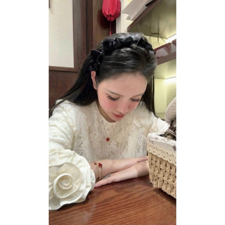 Bờm nhung thắt nơ răng cưa