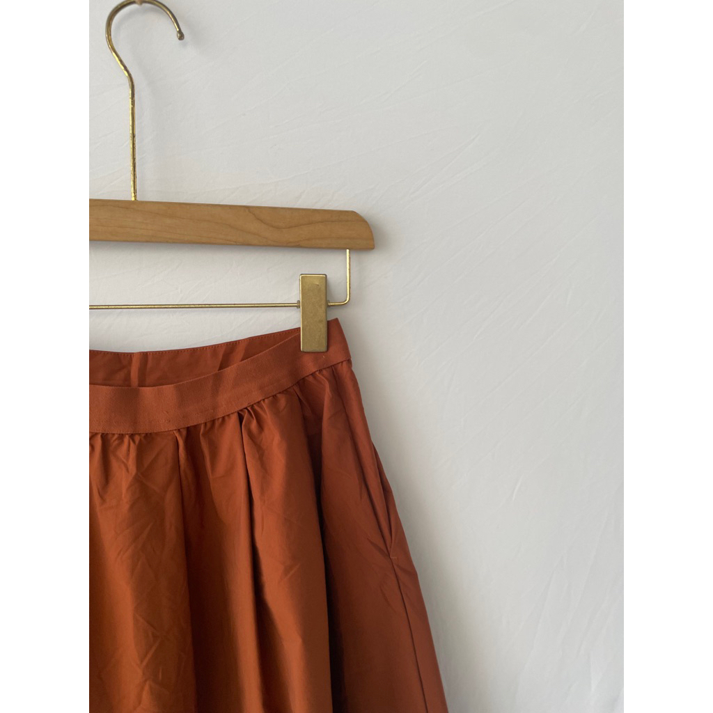 Chân váy Unilo mới toanh màu đẹp có size M, S,XS có túi sườn