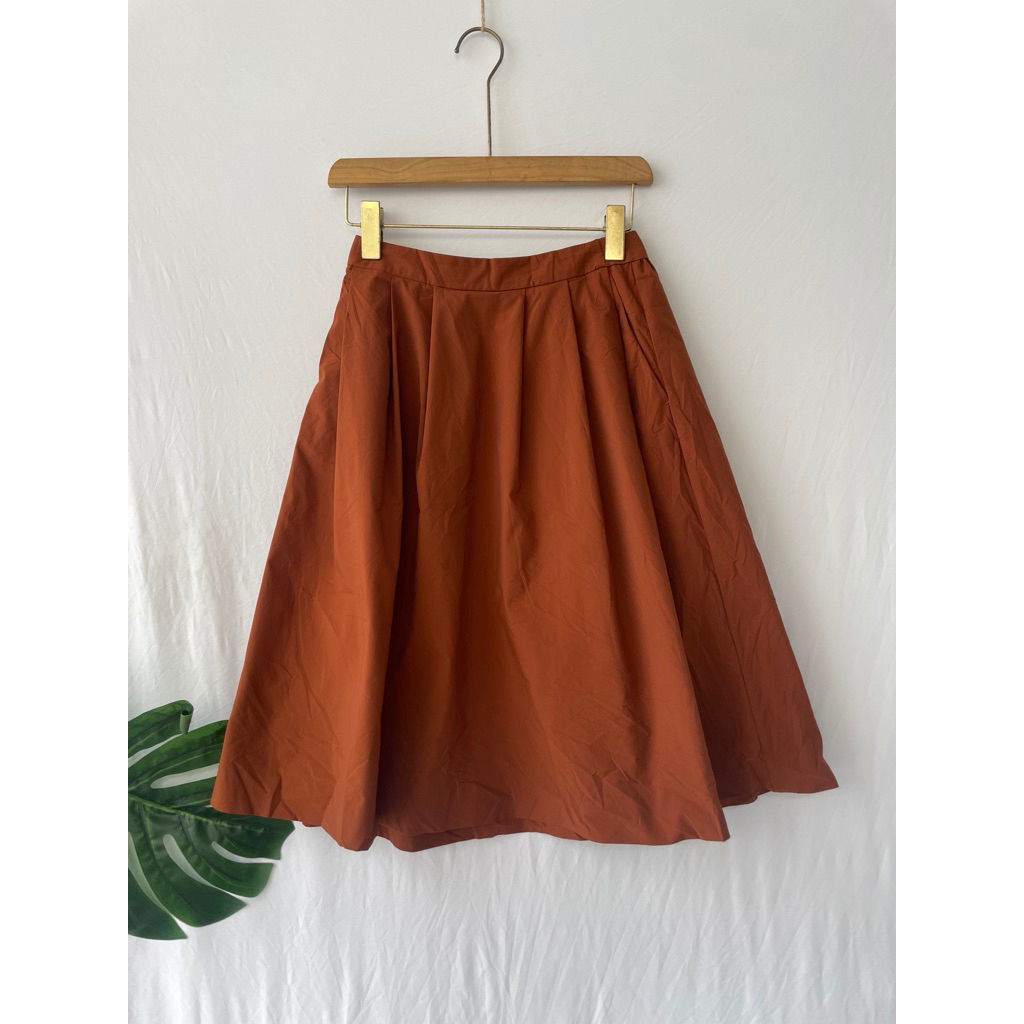 Chân váy Unilo mới toanh màu đẹp có size M, S,XS có túi sườn