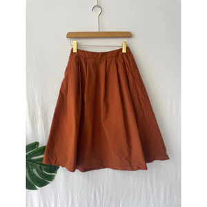 Chân váy Unilo mới toanh màu đẹp có size M, S,XS có túi sườn