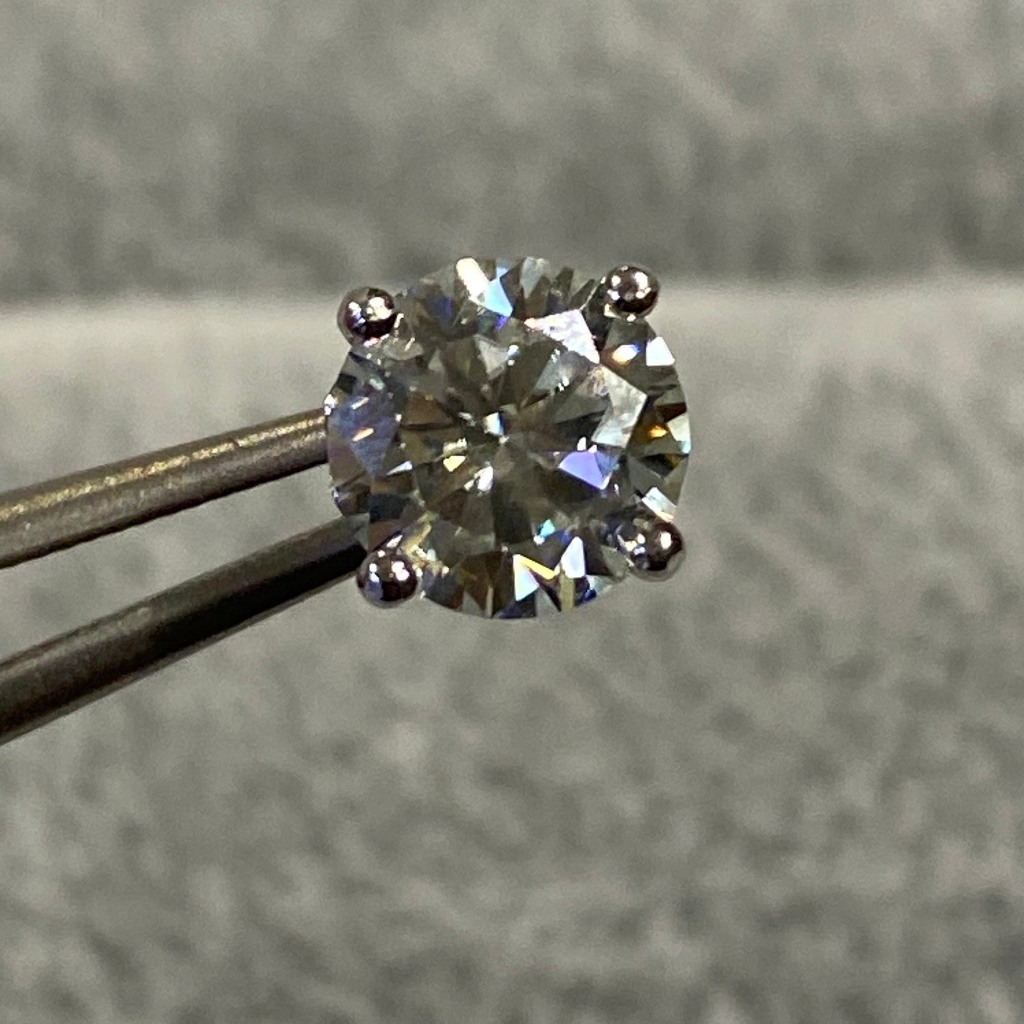 Bông tai nụ Moissanite bạc ý xi bạch kim