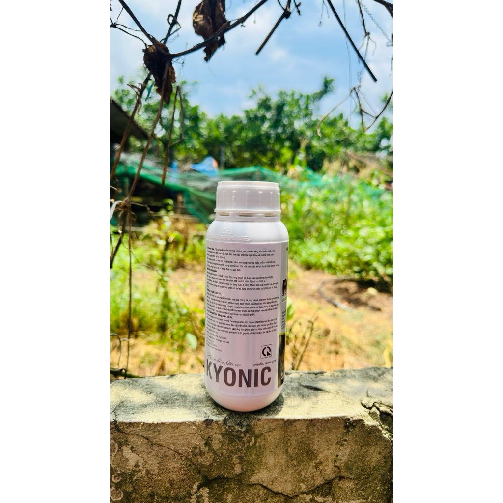 Phân bón hữu cơ Rooting chai 500ml : Kích rễ thần tốc , cải tạo đất tới xốp