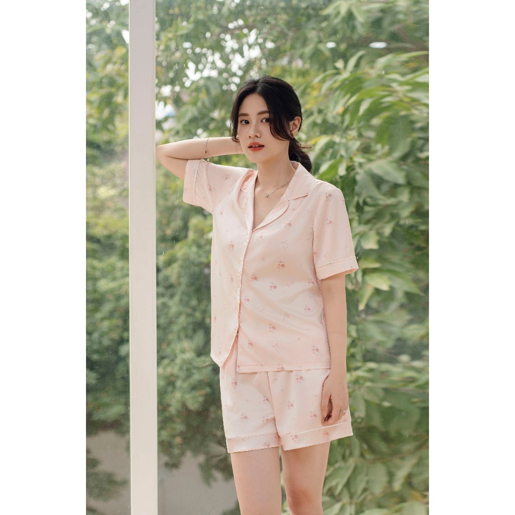Bộ Mặc Nhà Loirechic FDMN260362 Chất Lụa Pháp Mát Mịn Họa Tiết Hoa Trẻ Trung