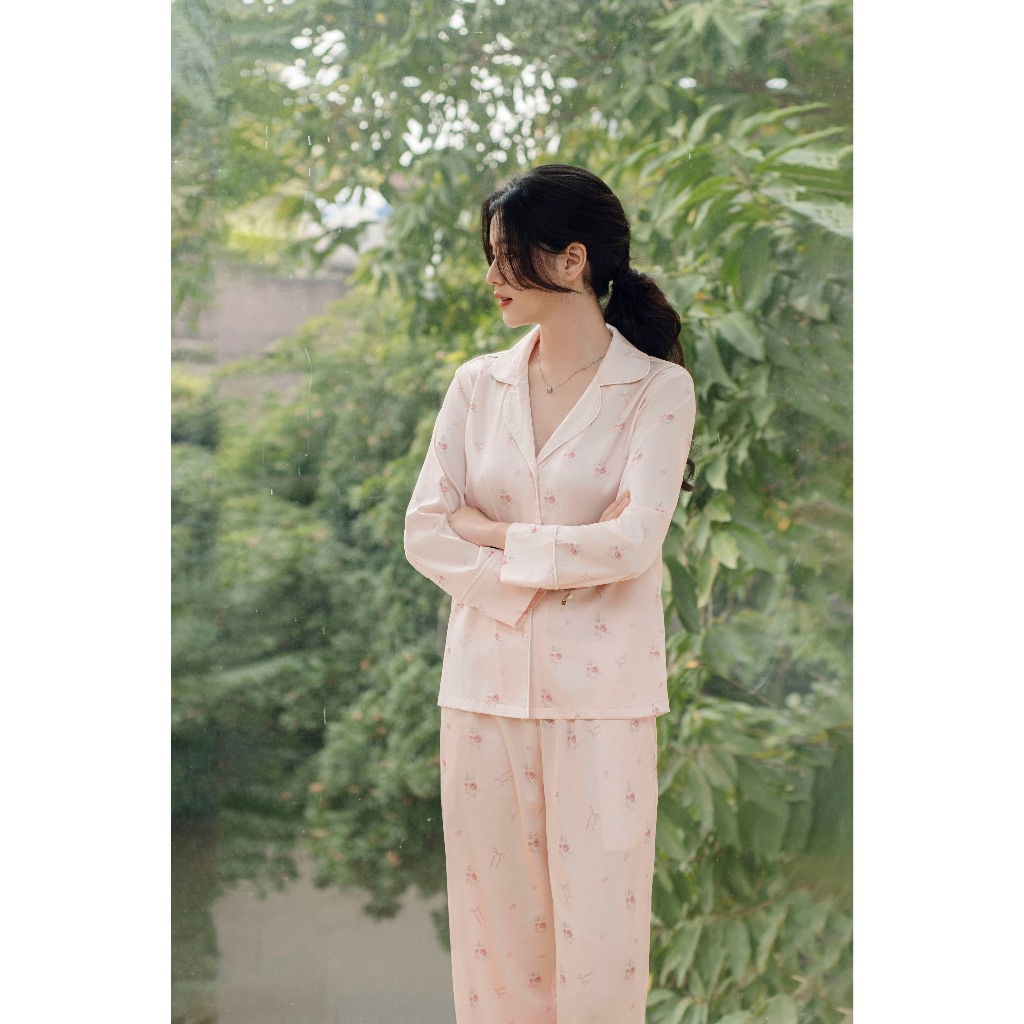 Bộ Mặc Nhà Loirechic FDMN260364 Chất Lụa Pháp Họa Tiết Trẻ Trung