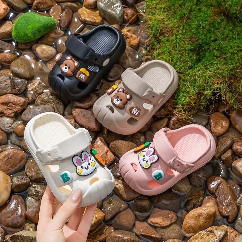 Giày Sandal Bé Trai Bé Gái Trẻ Sơ Sinh Tập Đi Trẻ Em Lỗ Giày Đi Biển ( Mẫu Mới 2026 )