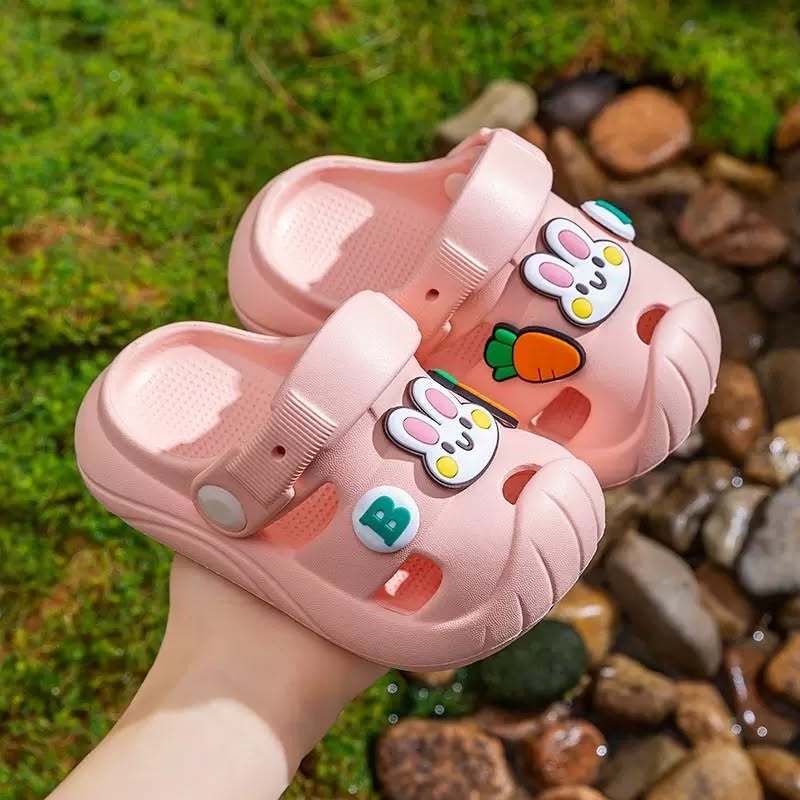 Giày Sandal Bé Trai Bé Gái Trẻ Sơ Sinh Tập Đi Trẻ Em Lỗ Giày Đi Biển ( Mẫu Mới 2026 )