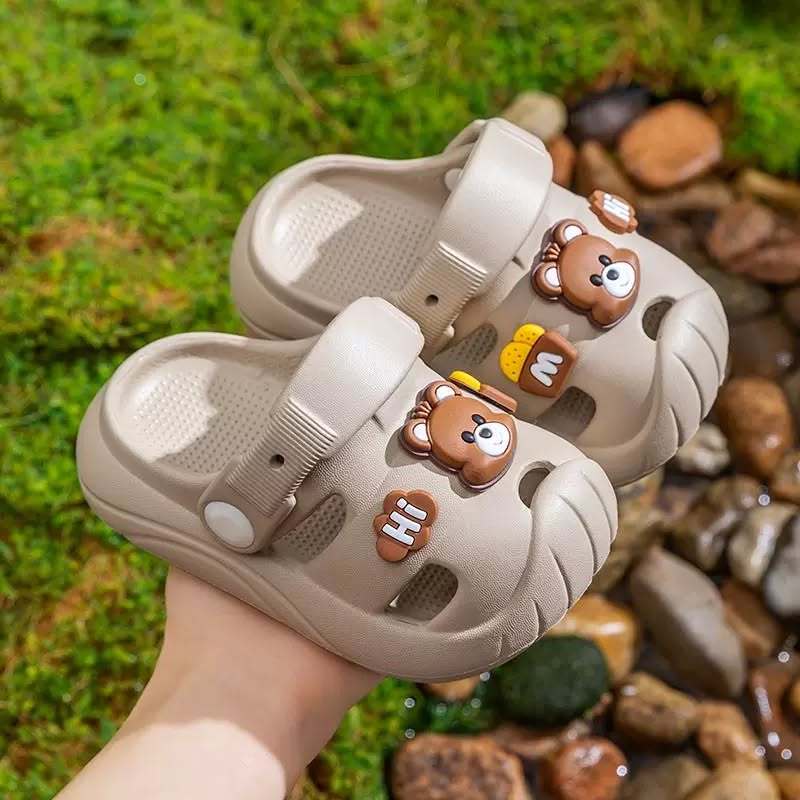 Giày Sandal Bé Trai Bé Gái Trẻ Sơ Sinh Tập Đi Trẻ Em Lỗ Giày Đi Biển ( Mẫu Mới 2026 )