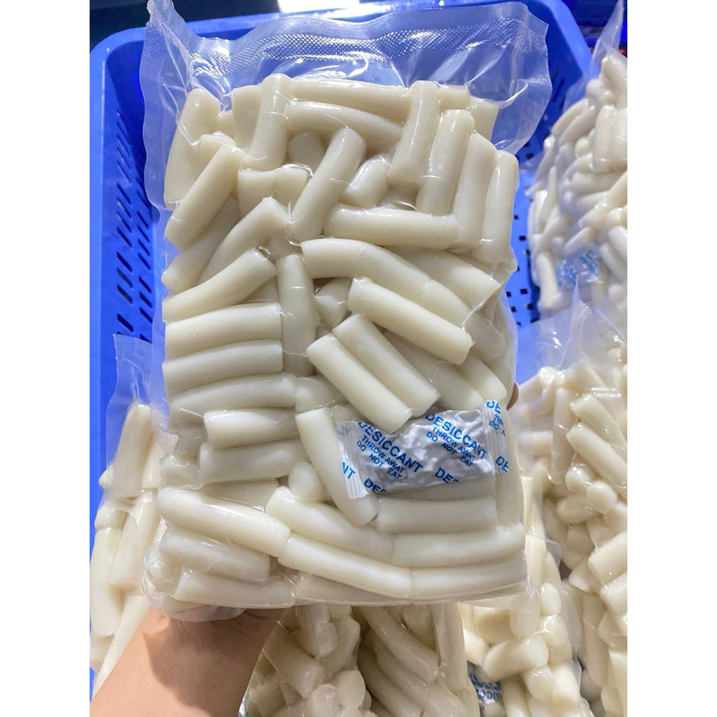 (CHÍNH HÃNG) Bánh Gạo Tokbokki Hàn Quốc Cắt Sẵn Dạng Ống Tiện Lợi Dẻo Dai Gói 1Kg